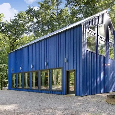 Stayhocha Year-Round Creek Fun,Hot Tub,Waffle Bar